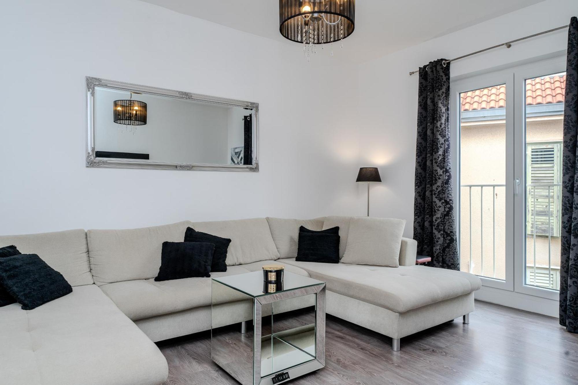 Zadar Center Apartment Verdi,Big & Cosy 외부 사진